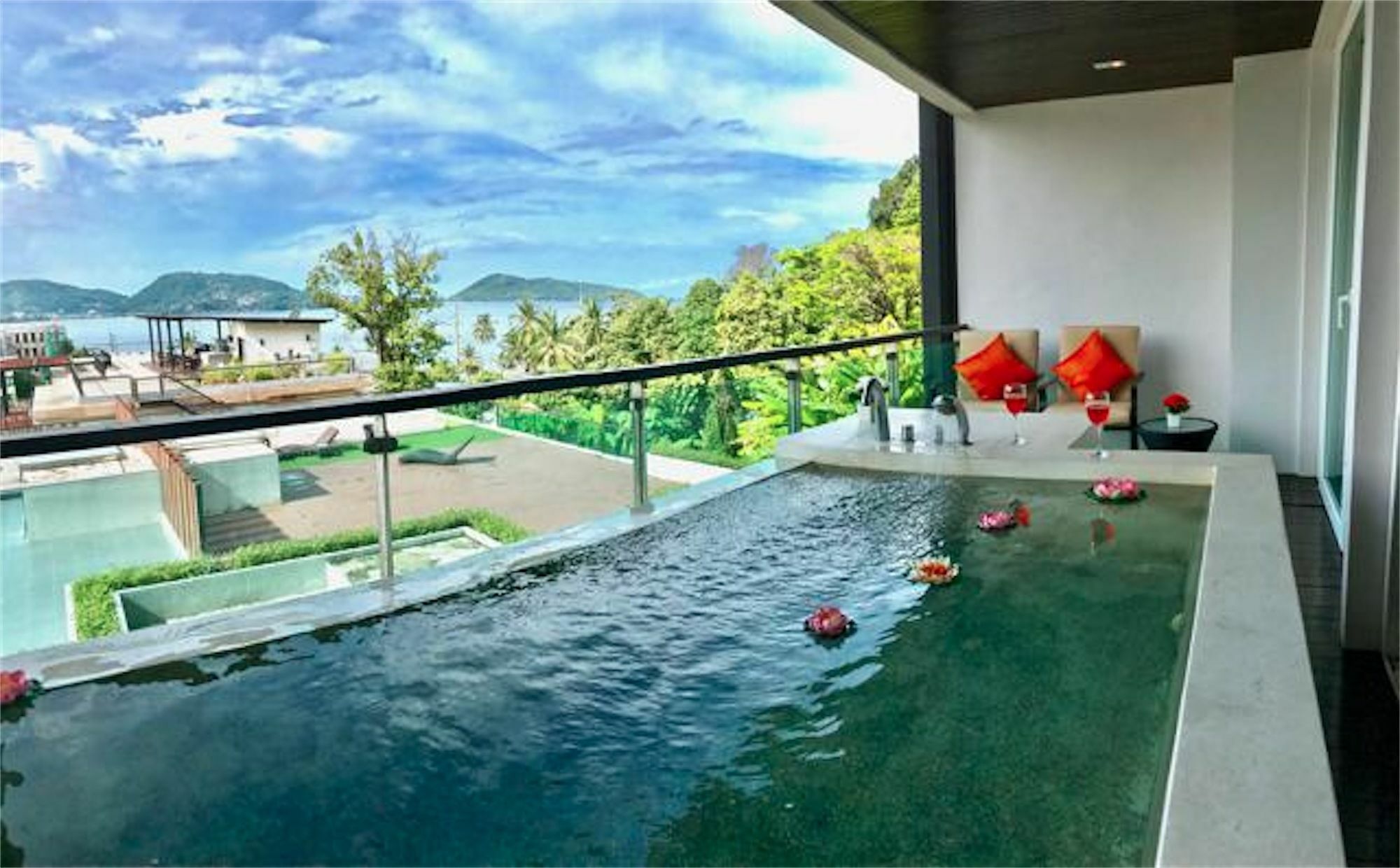 The Privilege Residence : 1 Bedroom Apartment In Patong Eksteriør billede